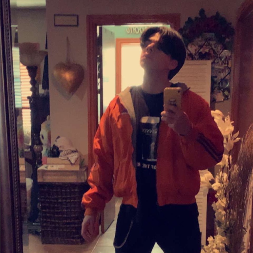 Meet your Posher, Adrian